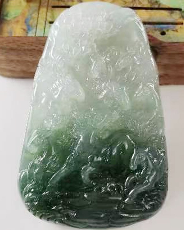 骏马奔驰