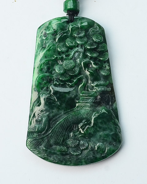 翠绿青山