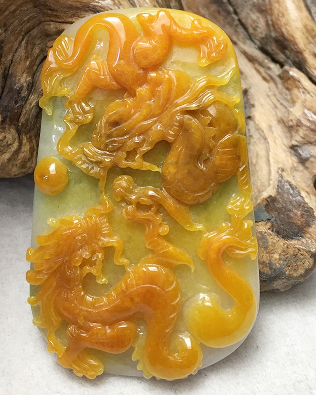 二龙戏珠
